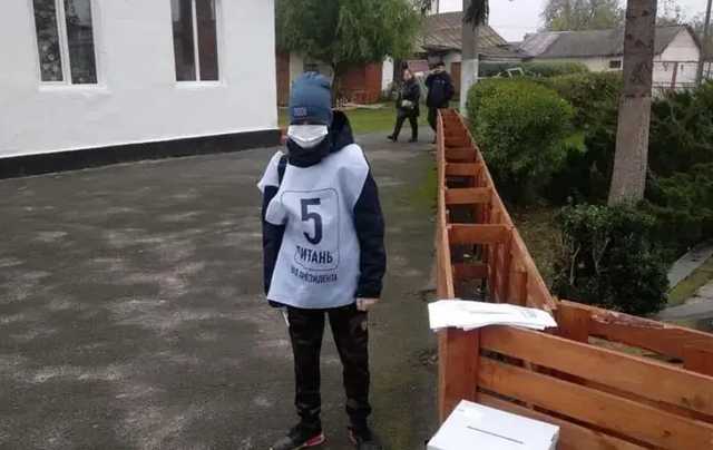 «Опрос Зеленского» проводят дети. Геращенко требует у жены президента отпустить их домой