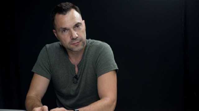 Что известно про нового советника украинской делегации в ТКГ Алексея Арестовича?