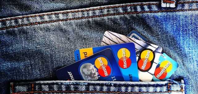 В Украине под блокировку попали даже мелкие переводы: банки проверяют всех