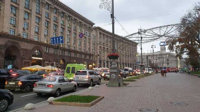 На Крещатике возле Майдана Независимости временно ограничили движение из-за смертельного ДТП