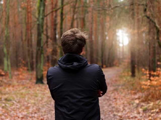 Заразившийся коронавирусом сотрудник киевского ЦУМа впал в депрессию и ушел в лес