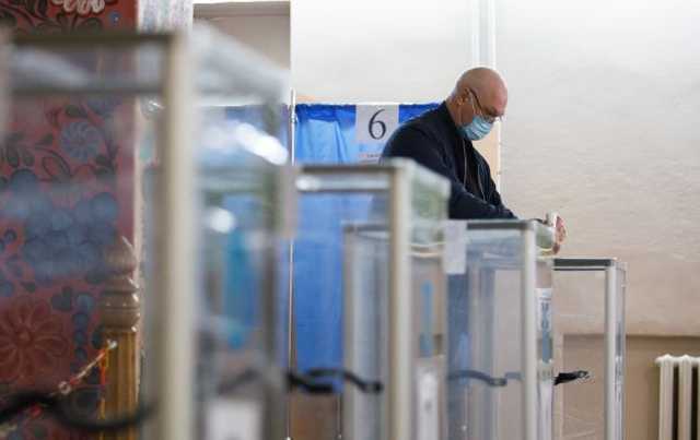 В Ужгороде и Ровно объявили второй тур выборов мэра