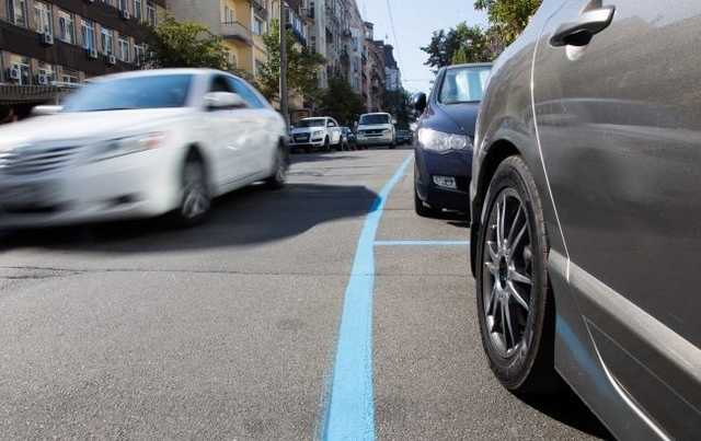 В Украине ввели новые дорожные стандарты: водителей заставят ездить медленнее