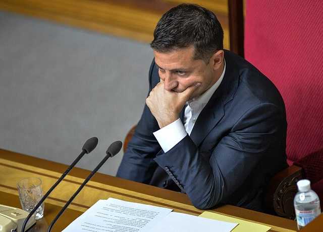 Рада без Зеленского решает кризис с КС: дальше — отставка правительства