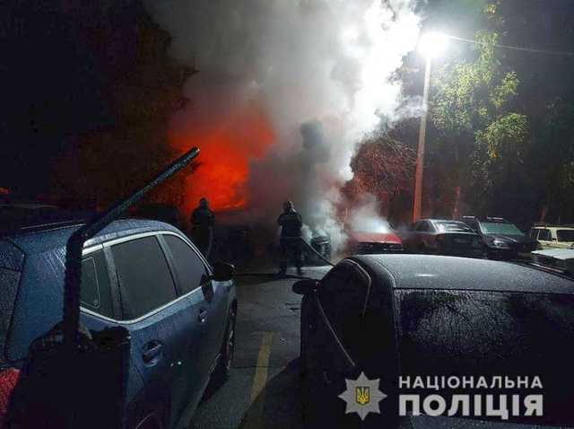 В Полтаве сожгли автомобили криминального авторитета