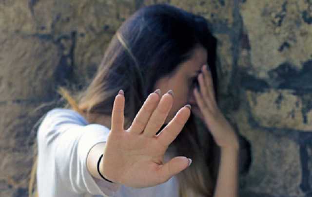 У Волинській області 13-річна дівчинка народила від 63-річного вітчима