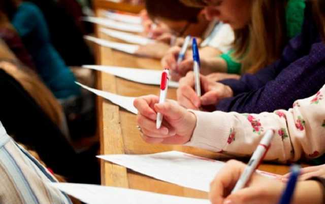 Українці писатимуть радіодиктант національної єдності