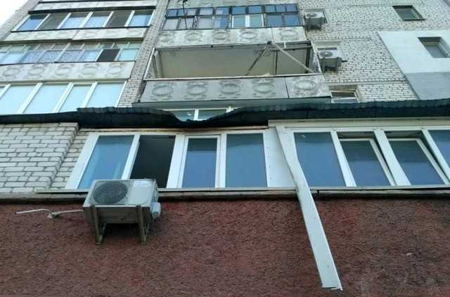 В Николаеве с балкона многоэтажки сорвалась пьяная женщина: пострадавшая в реанимации