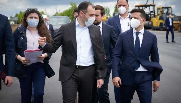 Омеляна преследуют за правду про тайную коррупционную схему свиты Зеленского