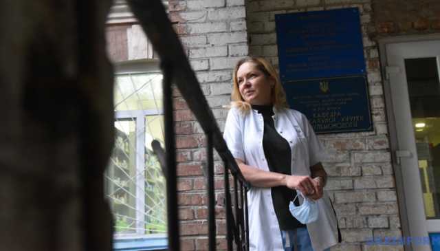 В Украине циркулируют несколько штаммов COVID-19: они постоянно мутируют — пульмонолог