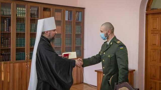 Епифаний наградил Виталия Маркива высоким церковным орденом