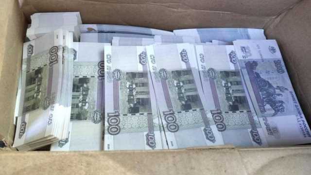 В Славяносербске, «упавшими с неба деньгами» рассчитывались в магазинах