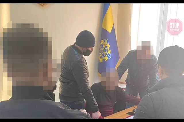 Топ-чиновника Укртрансбезпеки затримали за хабарі