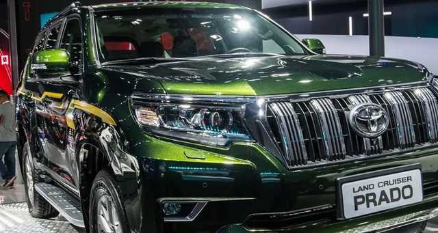 "Укравтодор" купил премиальные Toyota за 3,5 млн грн