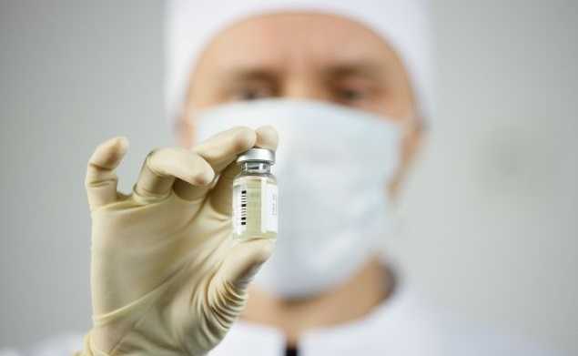 В Китае пять образцов вакцины от коронавируса проходят третью фазу исследований