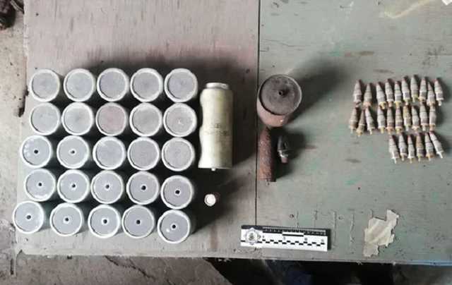 В Харькове полиция изъяла у местного жителя арсенал оружия и боеприпасов