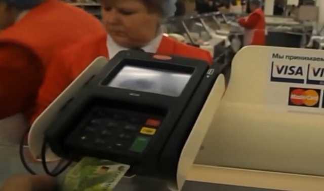 Украинцев предупредили о новой схеме мошенничества с банковскими картами