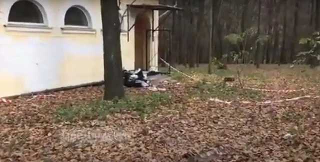 Появилось первое видео из парка Киева, где нашли полуголую мертвую женщину