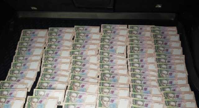 В Донецкой области главу поселкового совета разоблачили во взятке в 100 тыс. гривен