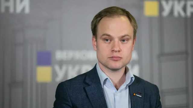 Нардепы потребовали от ГБР возбудить дело против Кузьмина за клевету на Революцию достоинства