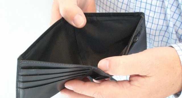 Почему украинцы остались с голой задницей — экономист