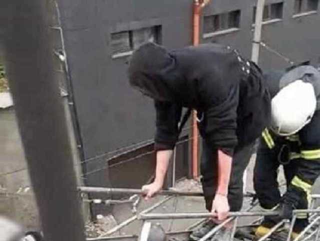 Писал кровью на мосту: в Одессе полиция и спасатели предотвратили самоубийство