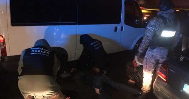 Появилось видео задержания опасной банды под Киевом