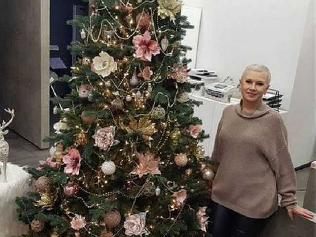 «Новогоднюю елку в этом году стоит украшать уже сейчас — советуют психологи»