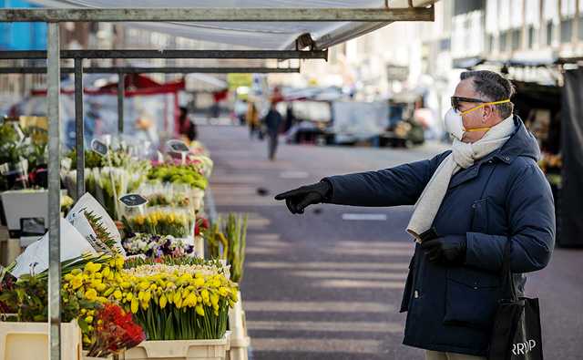 Нідерланди одними з останніх у Європі зробили обов’язковими носіння масок у громадських місцях
