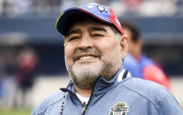 Стадион итальянского "Наполи" переименовали в честь Марадоны