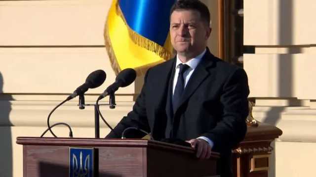 Зеленский пообещал, что финансирование армии не сократится ни на гривну