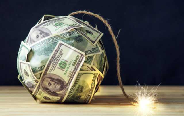 Держите деньги дома. Экономисты назвали надежный способ сохранить сбережения