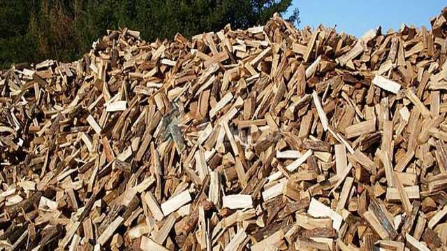 В "Укрзализныце" заявили, что вагоны дровами топили и топить будут