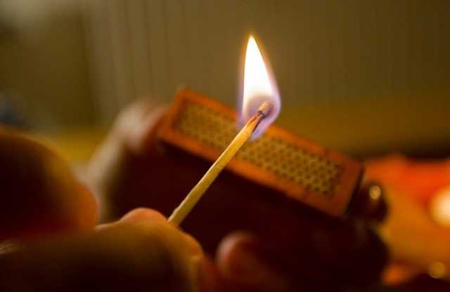 Во Львовской области двухлетний мальчик, играя спичкой, поджег себя и погиб