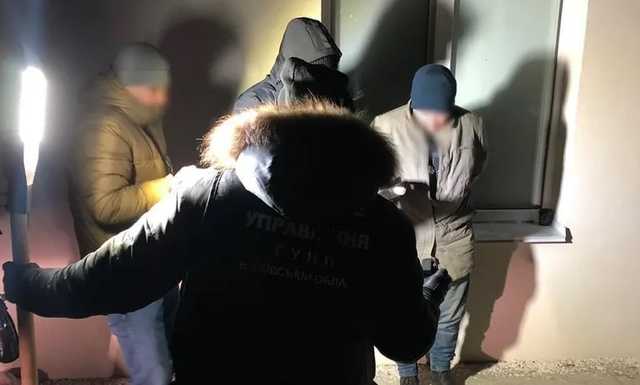 Под Киевом банда устроила перестрелку со спецназовцами: есть раненые