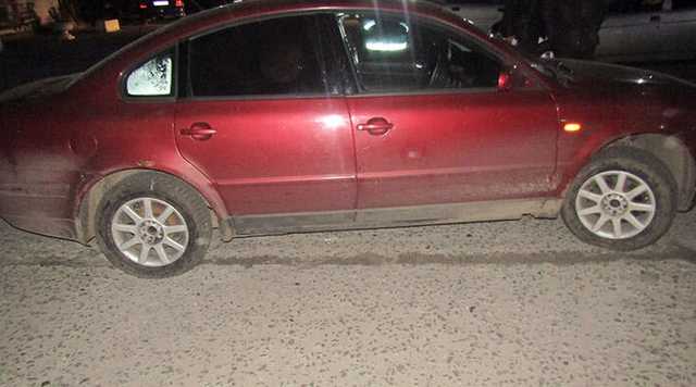 Пьяный "трезвый водитель" увлекся и угнал автомобиль, который должен забрать