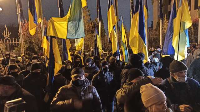 Возле ОП прошла акция «Дезинфекция» с требованием выгнать Татарова, Ермака и Венедиктову