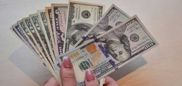 На межбанке гривня укрепилась до отметки 28,09 грн/$