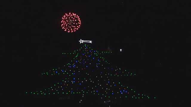 В Италии зажгли самую большую новогоднюю елку в мире