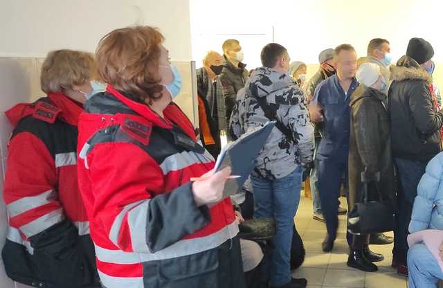 В Киеве БСП забита пострадавшими от гололедицы: скорые толпятся у входа