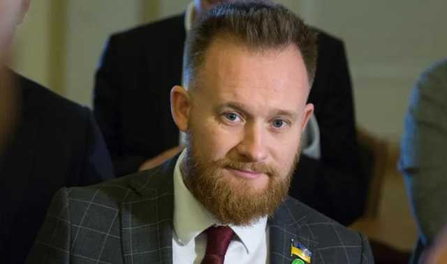 "Слуга народа" оправдался за "выдуманный" коронавирус