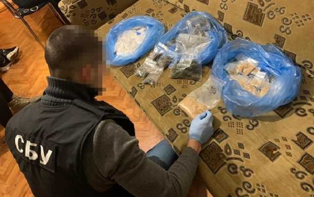 Группа наркоторговцев создала сеть в 15 областях Украины