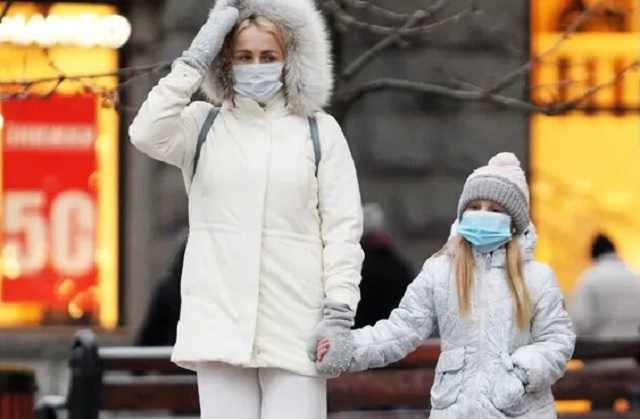 В Украине суточное количество больных COVID-19 снизилось до почти 12 тысяч