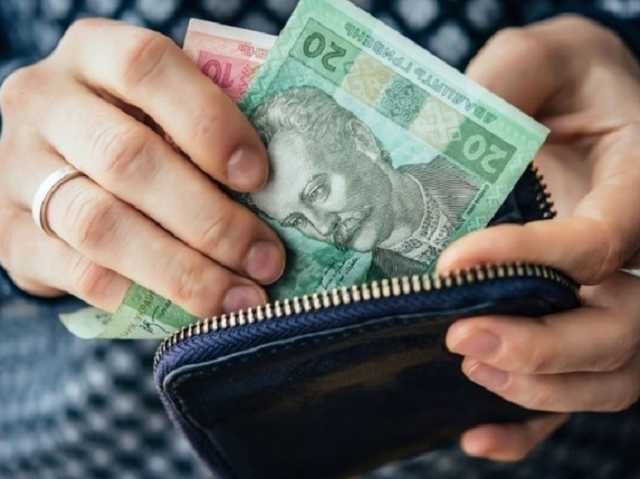 У Мінсоцполітики розповіли про особливості виплат опікунським та багатодітним сім’ям