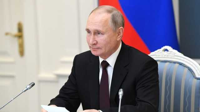 Путин и зараженный коронавирусом Макрон обсудили Украину и Нагорный Карабах