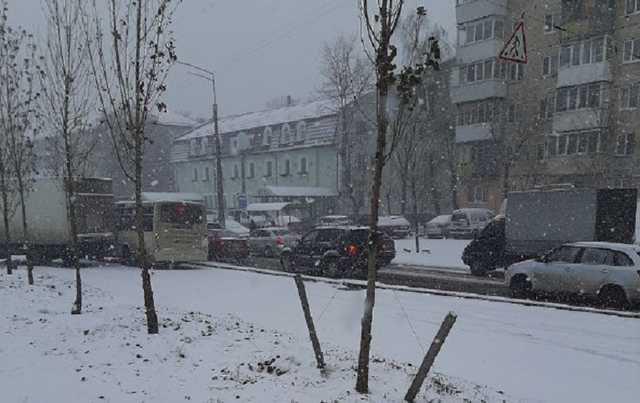 На Киев обрушилась мощная метель, на дорогах начинается "апокалипсис"