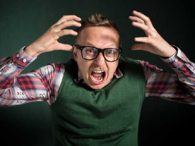 Телеведущий Майкл Щур устроил скандал из-за отчества по-русски на сайте МВД Украины