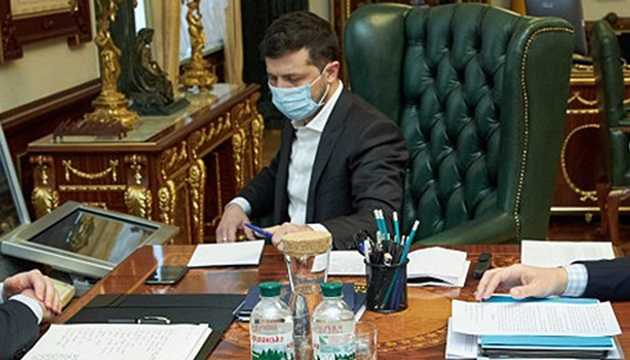 Зеленский подписал закон об уголовной ответственности за ложь в декларациях