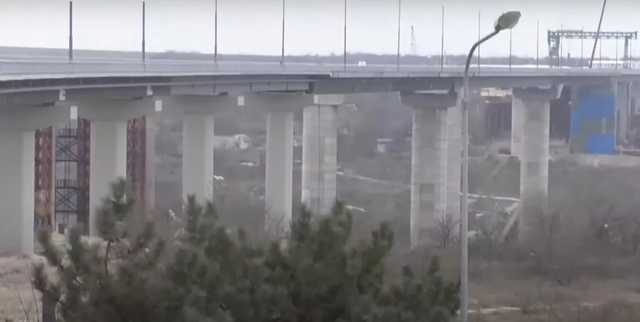 В Запорожье к приезду Зеленского не докрутили болты на новом мосту