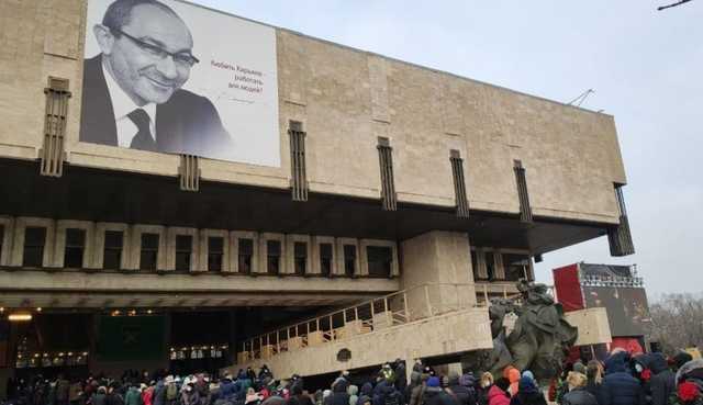 Прощание с Кернесом сравнили с похоронами наркобарона Эскобара